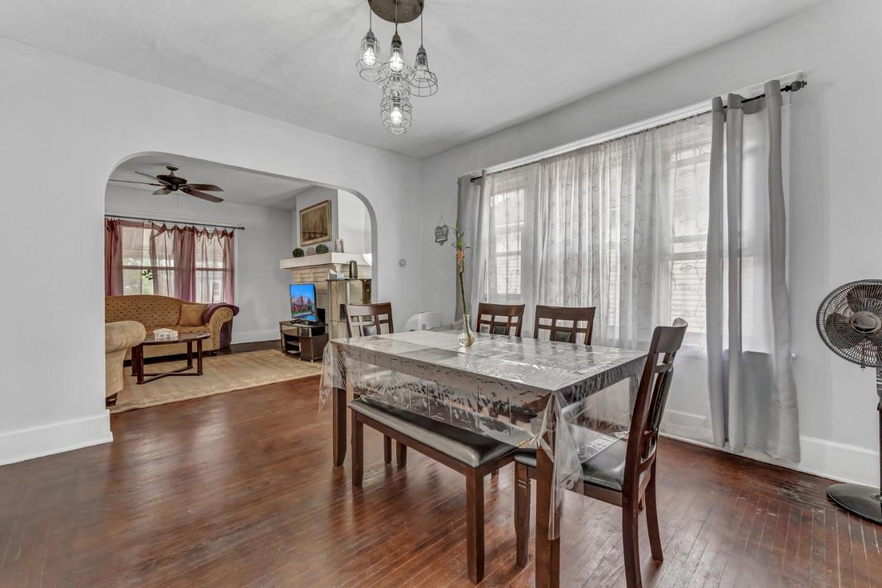 Renovated Main Floor Large 3 Bed House Villa Buffalo Exterior photo